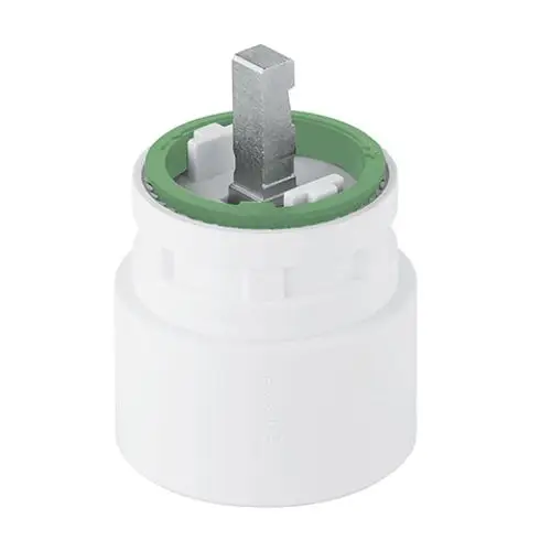 Kludi-Ersatzteil mit einer zentralen Steuerungseinheit, kreisförmiger Basis und einer metallischen Oberseite, die für Sanitärinstallationen verwendet wird.
